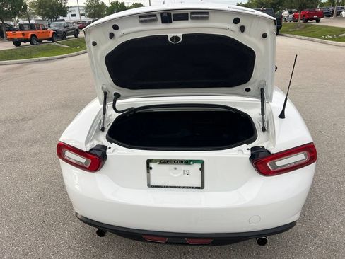 Used 2018 FIAT 124 Spider Classica w/ Technology Group RWD image 13