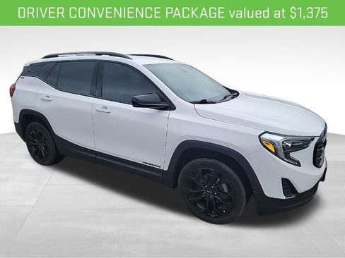 Used 2021 GMC Terrain SLE w/ Driver Convenience Package image 3