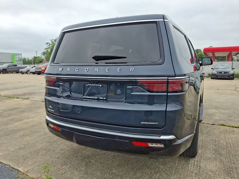 Used 2023 Jeep Wagoneer Series II AWD/4WD image 9