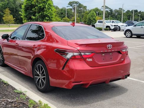 Used 2021 Toyota Camry SE FWD image 5