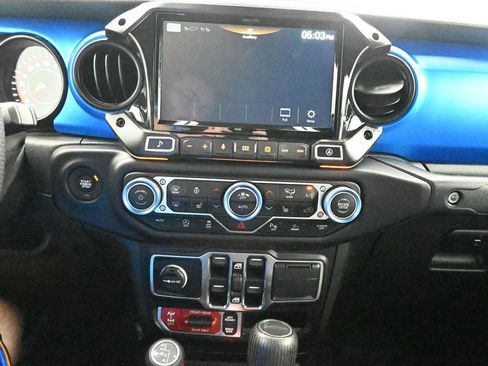 Used 2020 Jeep Gladiator Rubicon image 39