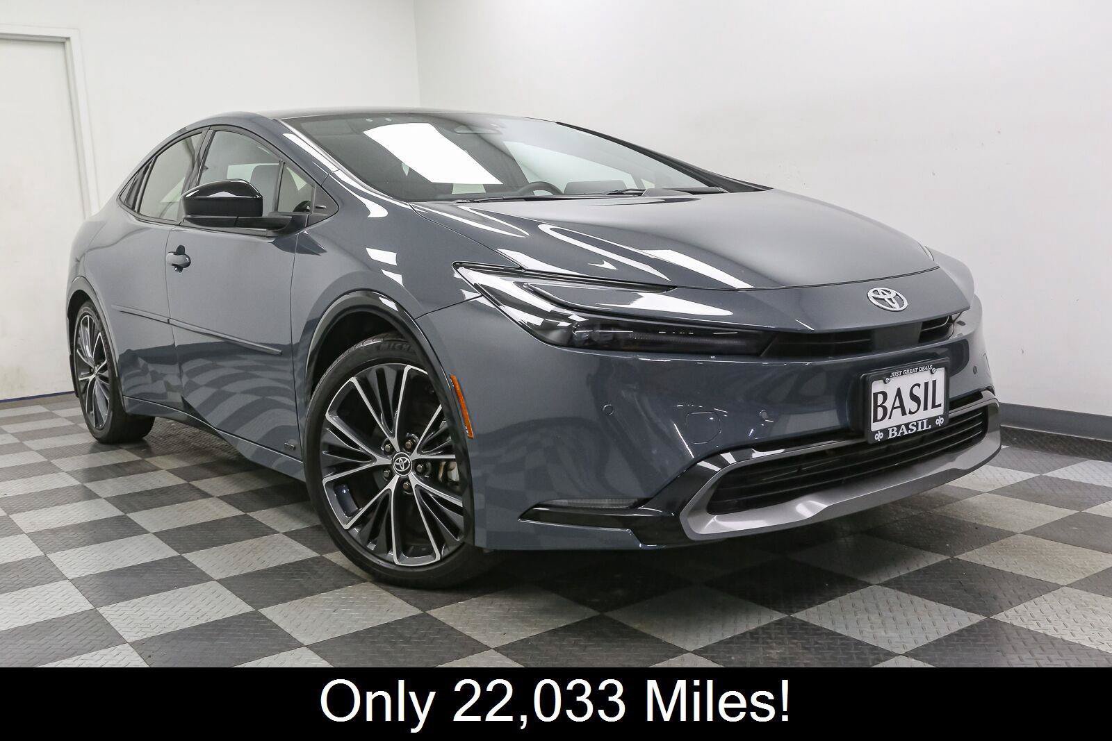 Used 2023 Toyota Prius Limited AWD/4WD image 2