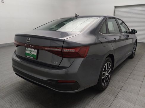 Used 2025 Volkswagen Jetta SE FWD image 9