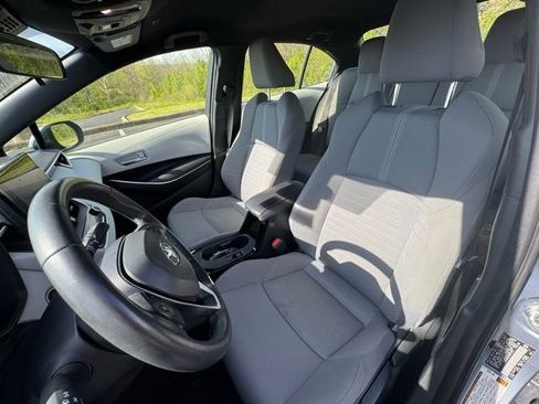 Used 2024 Toyota Corolla SE w/ SE Convenience Package image 9