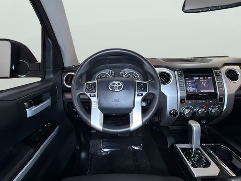 Used 2015 Toyota Tundra SR5 w/ SR5 Upgrade Package AWD/4WD image 17