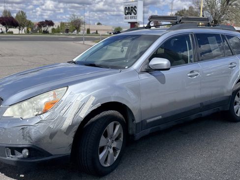 Used 2012 Subaru Outback 2.5i Premium w/ All-Weather Pkg AWD/4WD image 3
