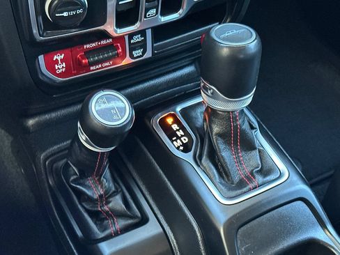 Used 2023 Jeep Gladiator Rubicon w/ Cold Weather Group AWD/4WD image 21