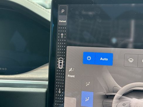 Used 2024 Tesla Model S image 31