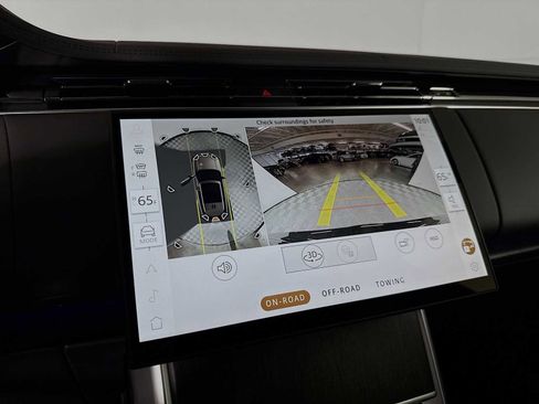 New 2025 Land Rover Range Rover SE image 16