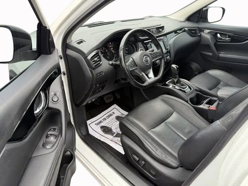 Used 2021 Nissan Rogue Sport SL w/ Premium Package image 11