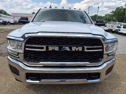 Used 2019 RAM 3500 Tradesman w/ Chrome Appearance Group AWD/4WD image 4