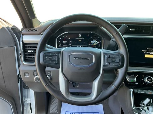 Used 2024 GMC Sierra 2500 Denali w/ Denali Reserve Package AWD/4WD image 12