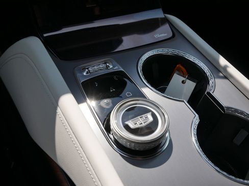 New 2026 Cadillac Vistiq Luxury w/ LPO, Floor Liner Package image 20