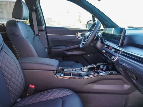Certified 2026 Kia Sorento SX Prestige AWD/4WD image 16