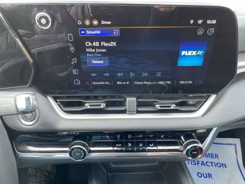 Used 2025 Chevrolet Equinox LT image 22