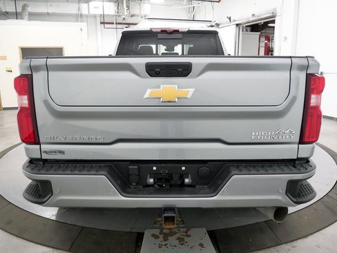 Used 2024 Chevrolet Silverado 3500 High Country w/ High Country Premium Package AWD/4WD image 6