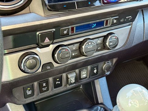 Used 2019 Toyota Tacoma TRD Off-Road w/ TRD Premium Off Road Package image 14