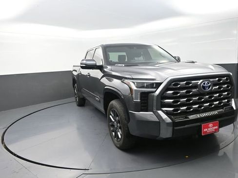 Used 2024 Toyota Tundra Platinum AWD/4WD image 15