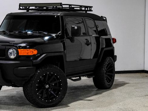 Used 2013 Toyota FJ Cruiser 4WD w/ Convenience Pkg image 13