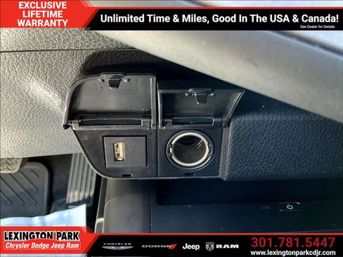 Used 2023 Toyota Camry XSE w/ Navigation Package FWD image 16