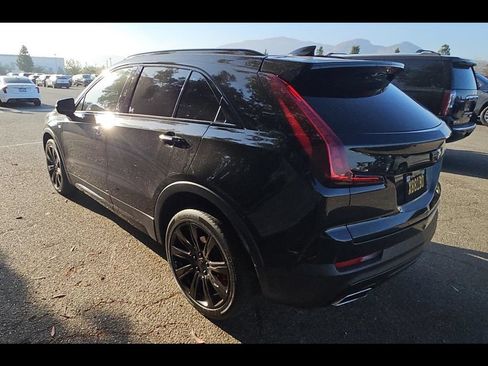 Used 2021 Cadillac XT4 Premium Luxury FWD image 8