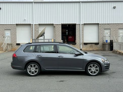 Used 2016 Volkswagen Golf Limited Edition image 15