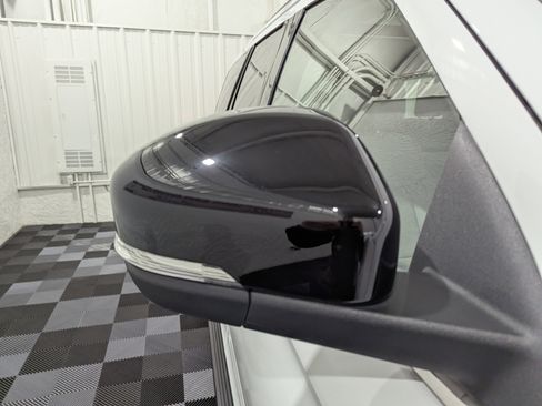 Used 2025 Ford Expedition Active image 7