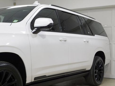 Used 2024 Cadillac Escalade ESV Sport w/ LPO, ONYX Package image 18