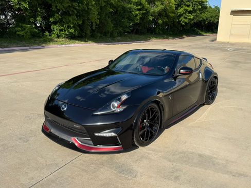 Used 2020 Nissan 370Z NISMO image 2