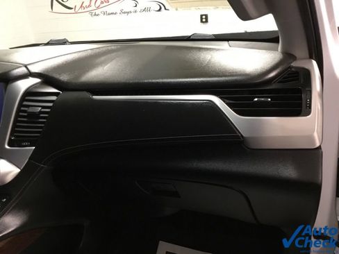 Used 2017 GMC Yukon SLT image 41