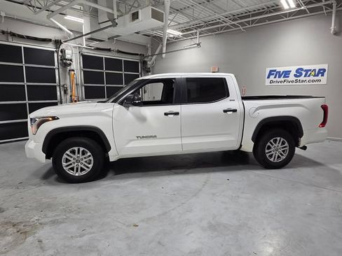 Used 2024 Toyota Tundra SR5 w/ SR5 Convenience Package RWD image 4