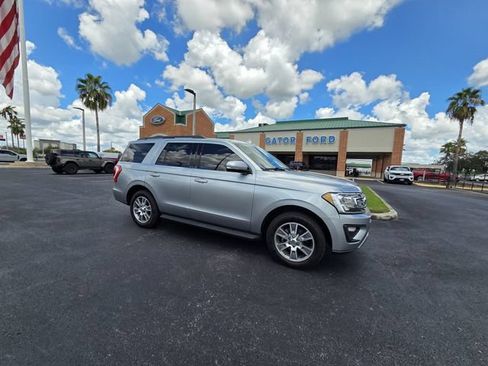 Used 2020 Ford Expedition XLT w/ Equipment Group 201A AWD/4WD image 2