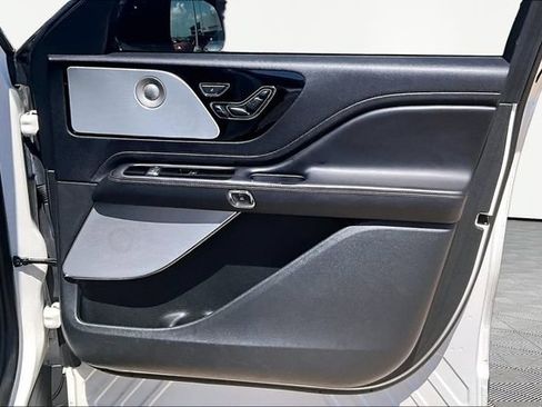 Used 2020 Lincoln Aviator Reserve w/ Equipment Group 201A AWD/4WD image 19