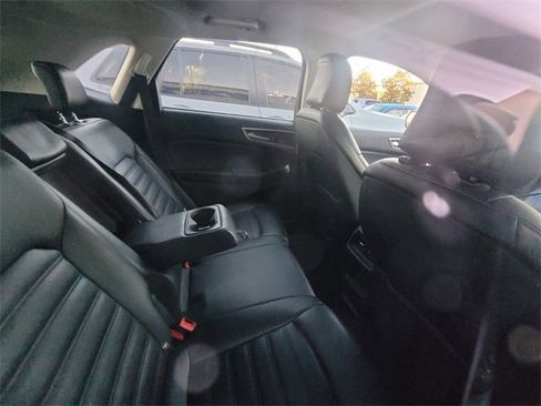 Used 2024 Ford Edge SEL image 9