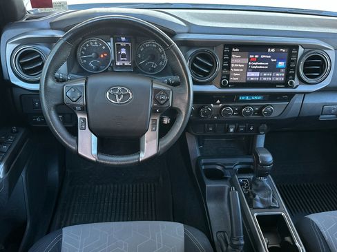 Used 2022 Toyota Tacoma TRD Off-Road image 13