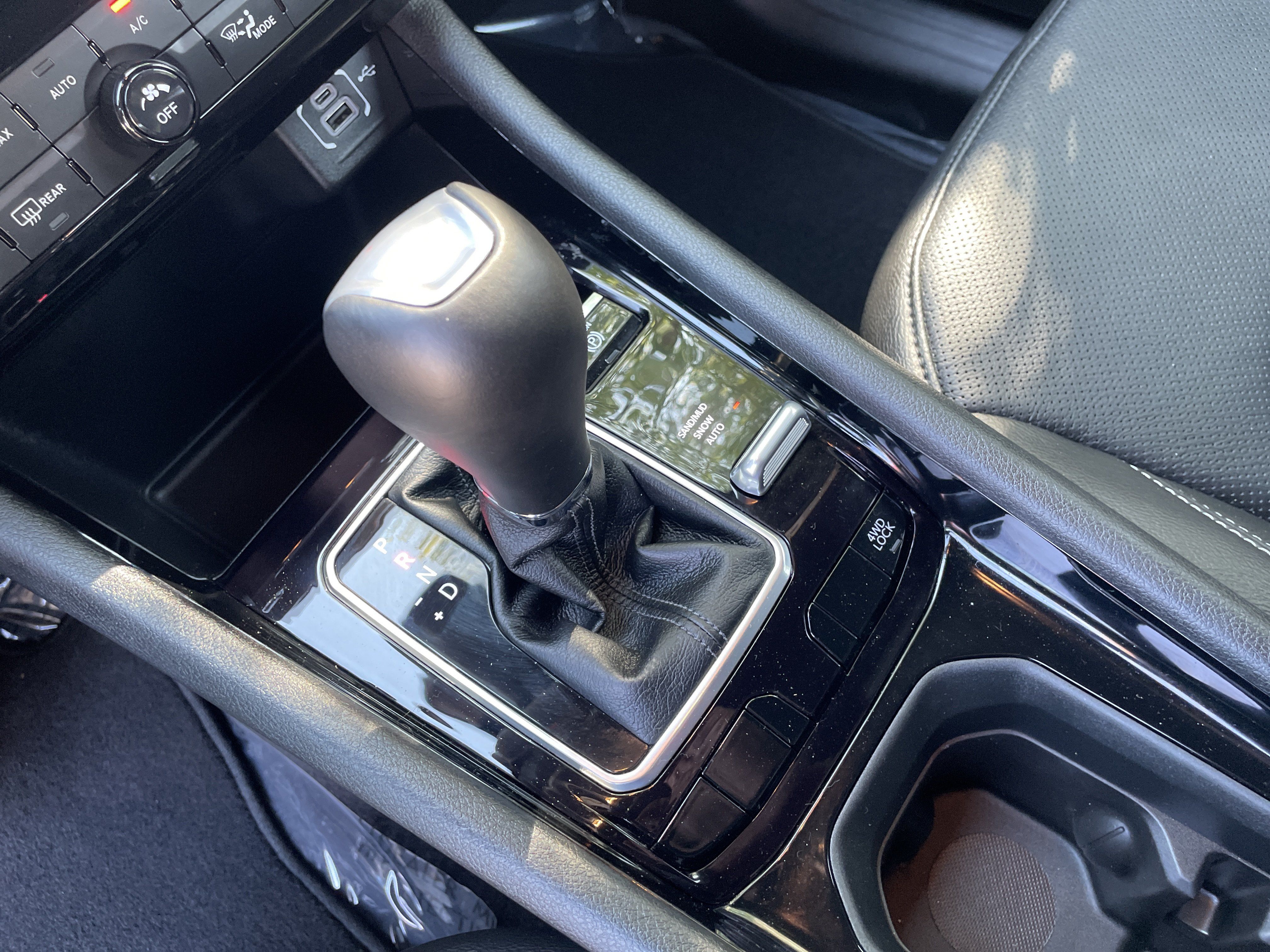Used 2025 Jeep Compass Limited w/ Elite Group AWD/4WD image 24