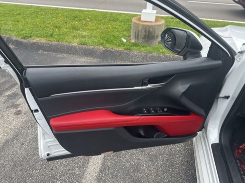 Certified 2018 Toyota Camry XSE FWD image 8