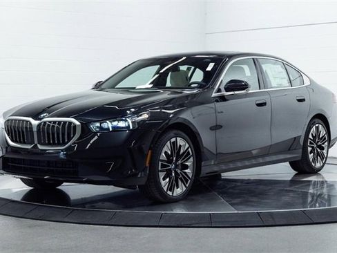 New 2026 BMW 530i xDrive w/ Premium Package image 8