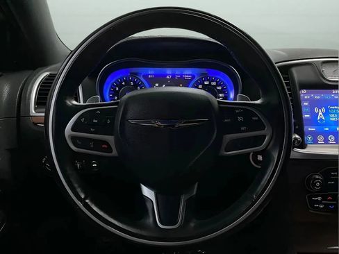 Used 2017 Chrysler 300 C Platinum AWD/4WD image 15