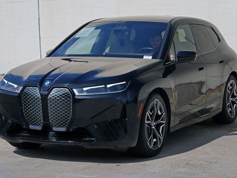 Used 2022 BMW iX xDrive50 w/ Sport Package AWD/4WD image 50