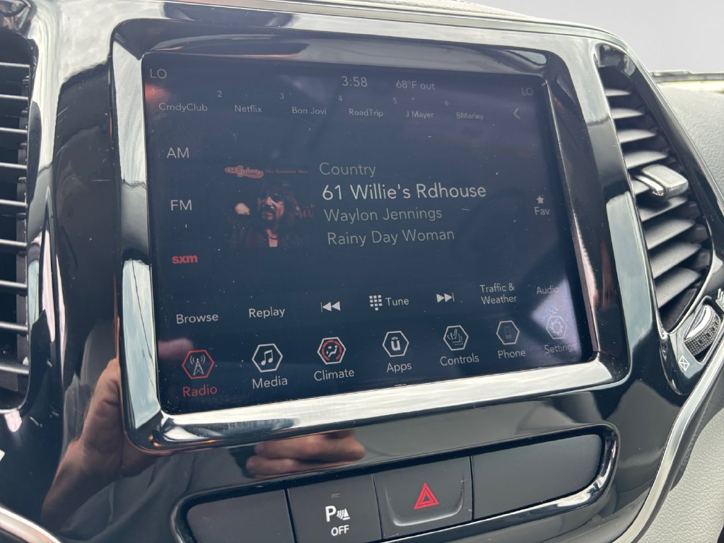Used 2019 Jeep Cherokee Limited AWD/4WD image 21