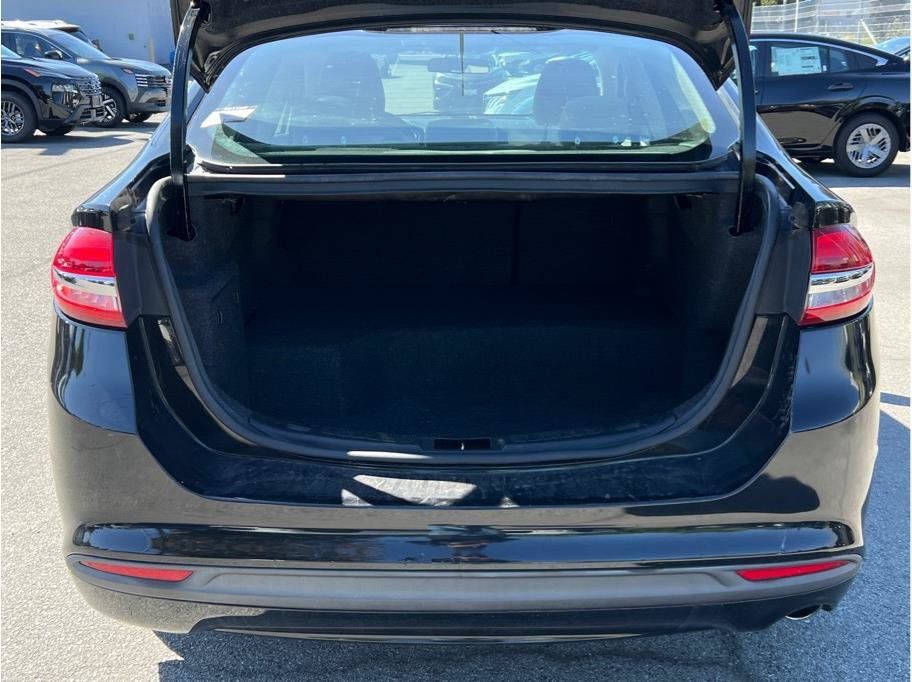 Used 2018 Ford Fusion S FWD image 5