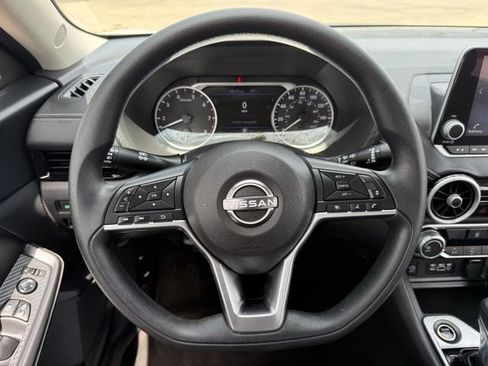 Used 2025 Nissan Sentra SV FWD image 12