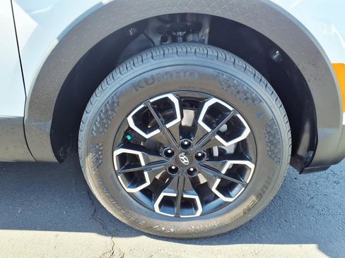 Used 2022 Hyundai Santa Cruz SEL FWD image 9