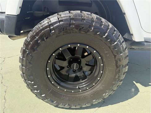 Used 2018 Jeep Wrangler Unlimited Sport AWD/4WD image 23
