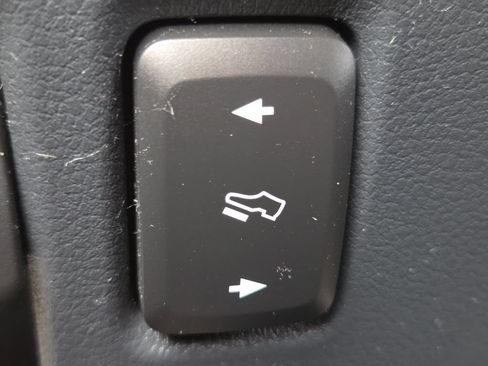Used 2022 Ford F150 Platinum AWD/4WD image 18