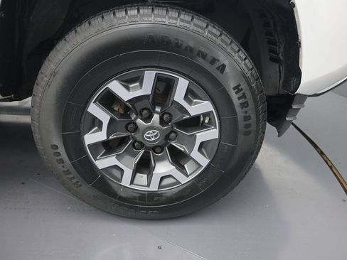 Used 2019 Toyota Tacoma SR w/ SR Convenience Package RWD image 9