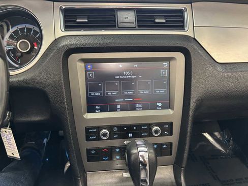 Used 2013 Ford Mustang Premium image 24