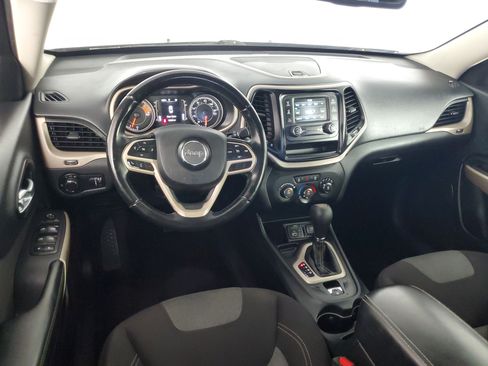 Used 2017 Jeep Cherokee Sport FWD image 15