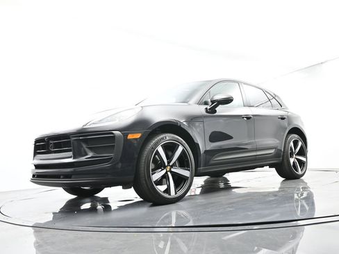 Certified 2025 Porsche Macan image 44